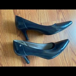 Women’s heeled shoes